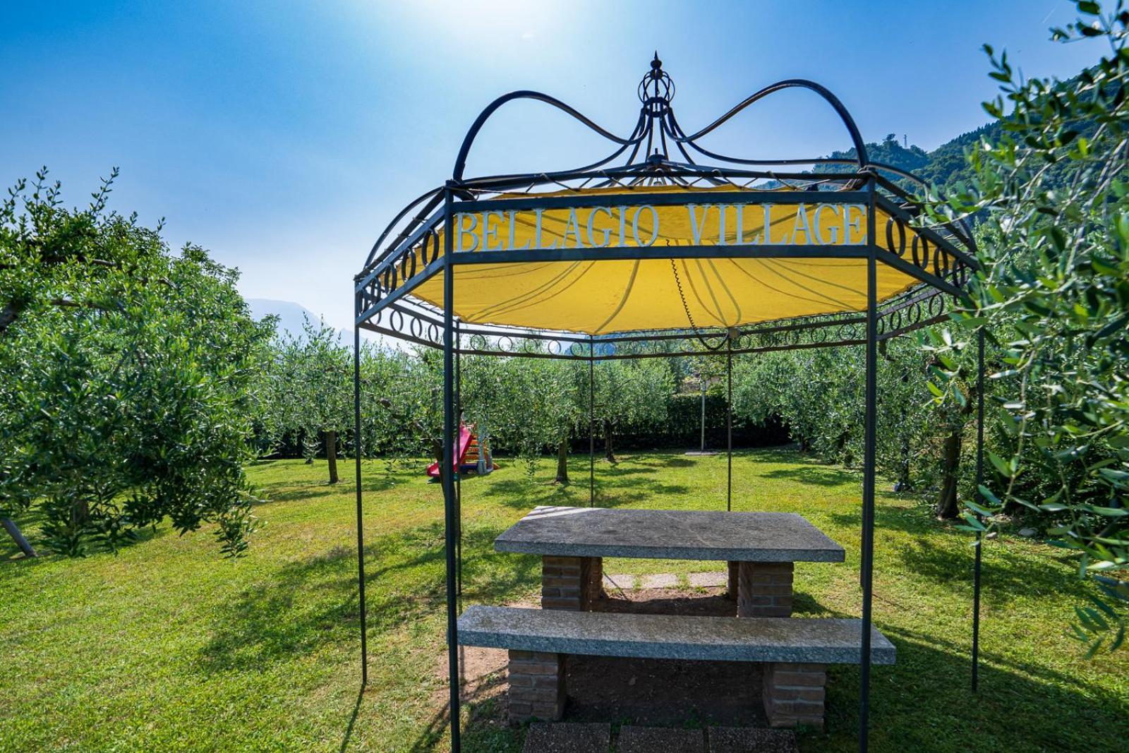 Bellagio Village- 4 Apartments By The Lake - Seasonal Warm Pool And Sauna Oliveto Lario Extérieur photo