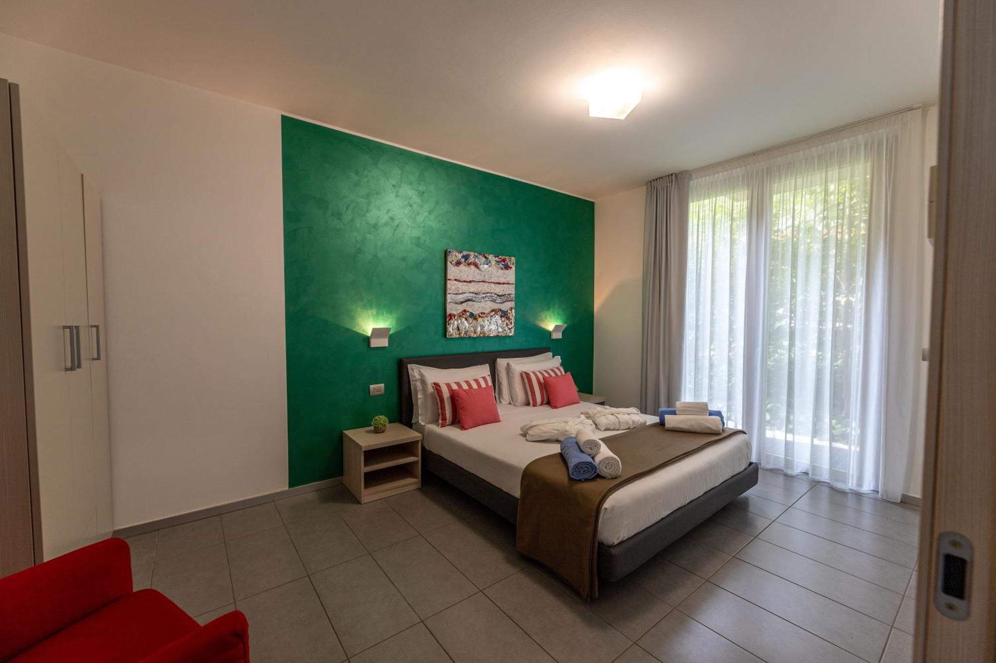 Bellagio Village- 4 Apartments By The Lake - Seasonal Warm Pool And Sauna Oliveto Lario Extérieur photo